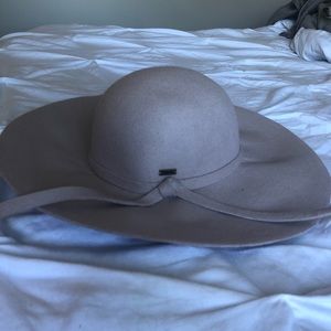 Roxy hat
